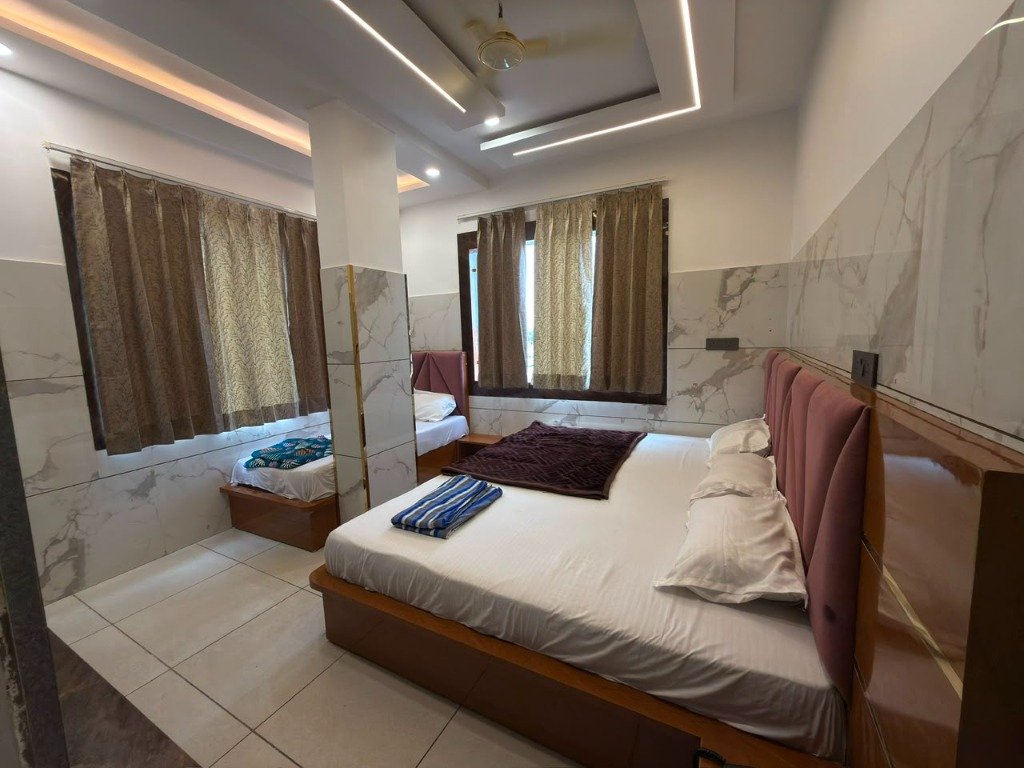 Spacious 4-Bed Family AC Suite
